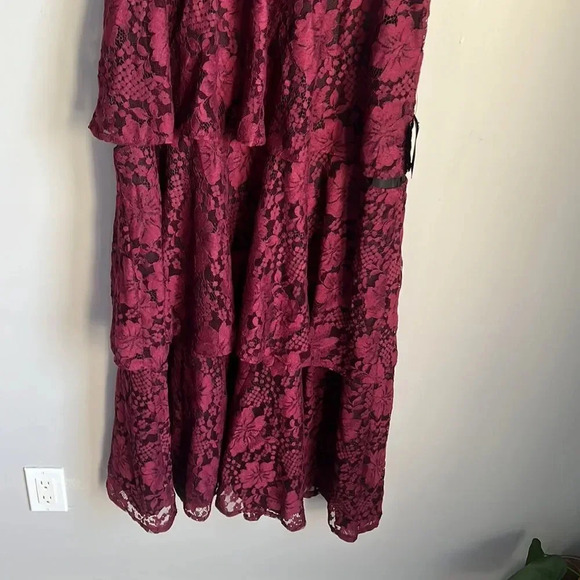 NEW Lulus Molinetto Burgundy Lace Ruffled Tiered Sleeveless Maxi Dress - Picture 5 of 12